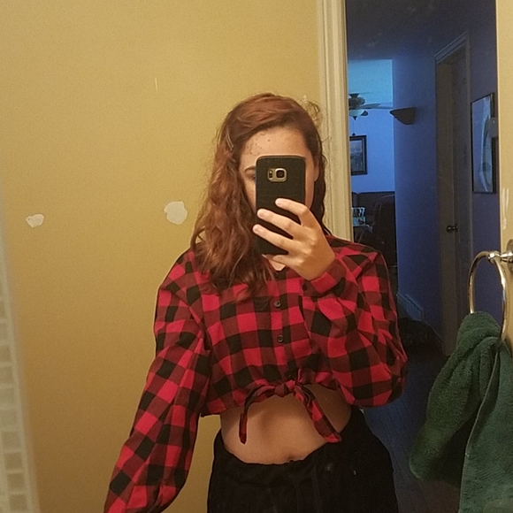 Red and black flannel crop top - Picture 4 of 4